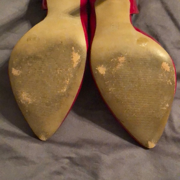 Red High Heels - Picture 2 of 6